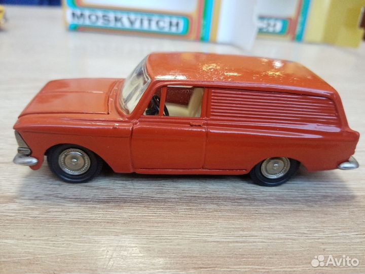 Модель автомобиля москвич СССР в масштабе 1/43
