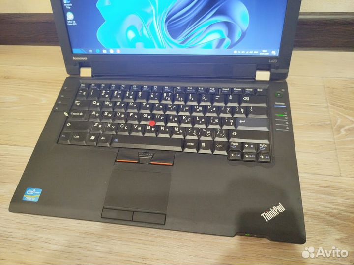 Ноутбук lenovo thinkpad i3/4гб/SSD