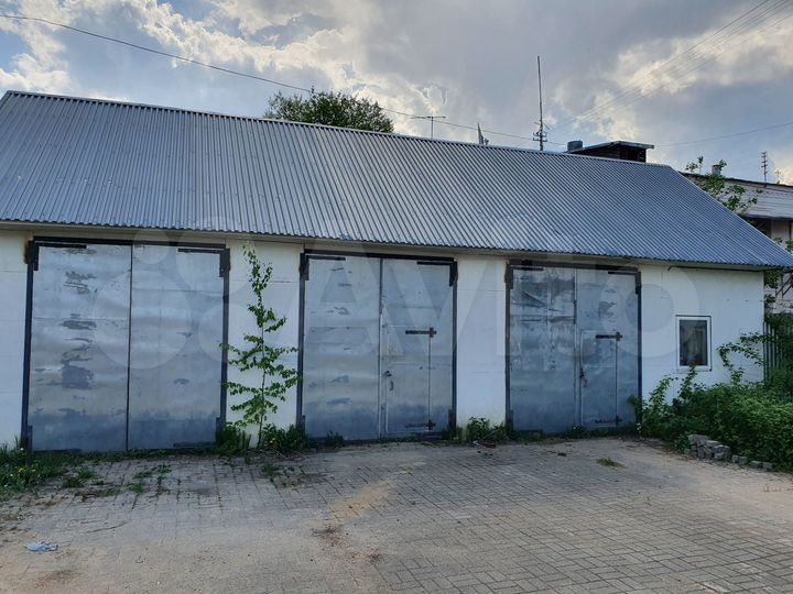 Гараж, > 30 м²