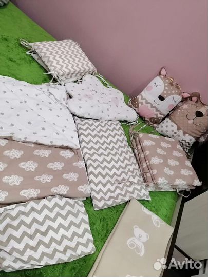 Бортики в детскую кроватку с одеялом