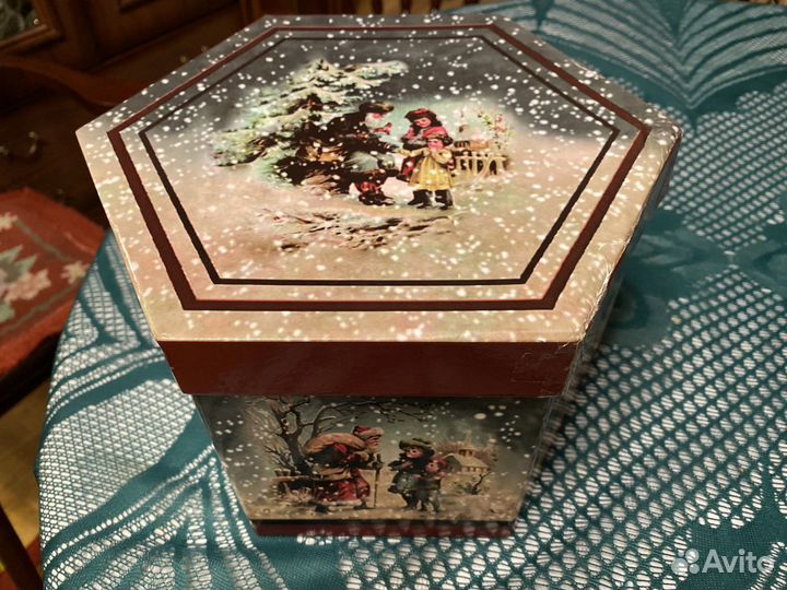 Новогодние шары на ёлку