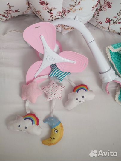 Музыкальный мобиль на кроватку