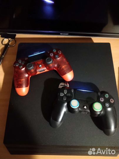 Ps4 pro 1tb 2 геймпада
