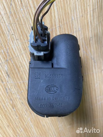 Моторчик корректора фар Opel Pmega B 90565805