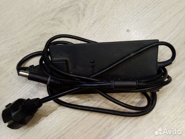 Оригинальное зарядное устройство от Ноутбука Dell