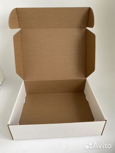 Подарочная коробка