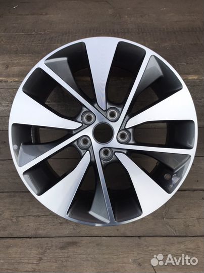 Один оригинальный диск R18 Kia Optima