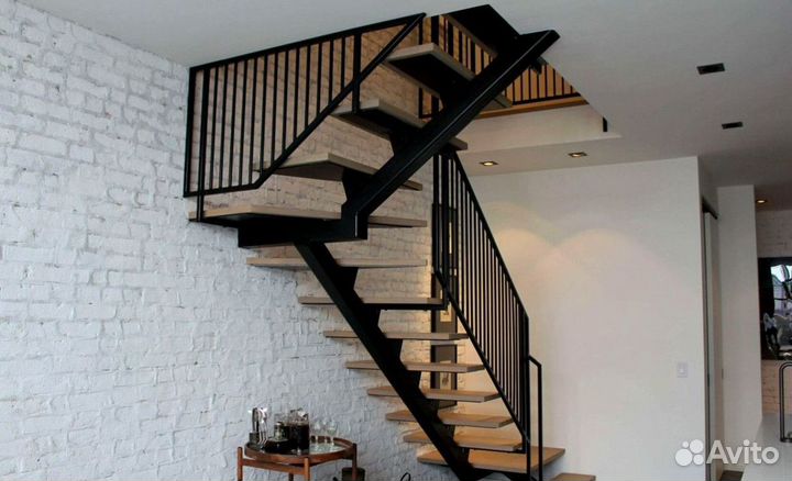 Металлическая лестница дизайн 5576