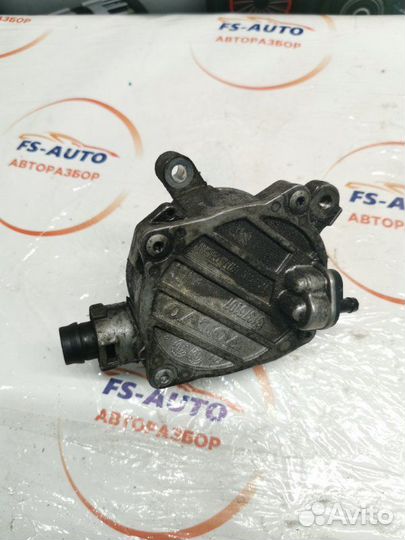 Вакуумный насос тормозов Volvo V60 2.0 дизель