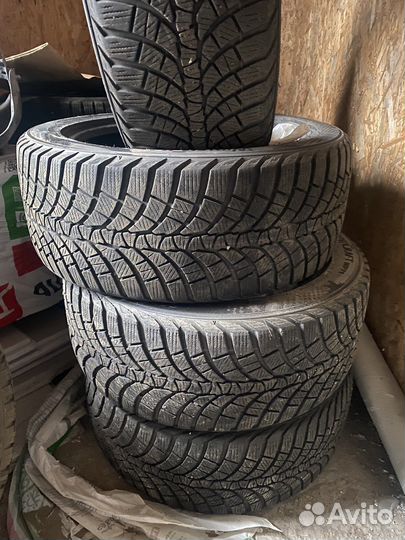 Kumho WinterCraft WP71 235/45 R17 и 245/45 R17 99V