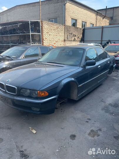 Bmw e38 2001г м57д30 АКПП Элементы кузова