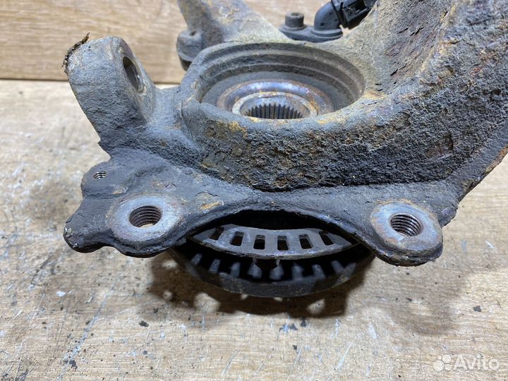 Поворотный кулак левый VW Golf 4 288мм X74