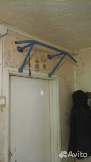 Турник настенный