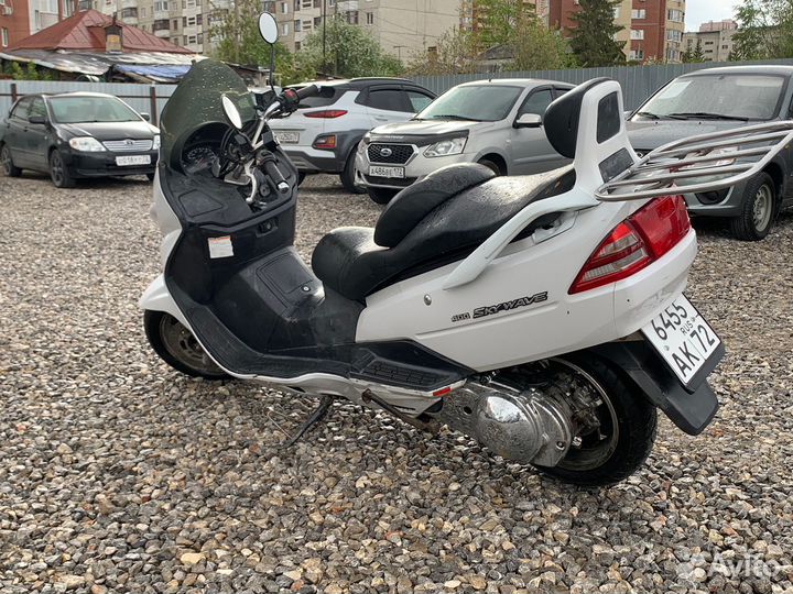 Suzuki skywave 400