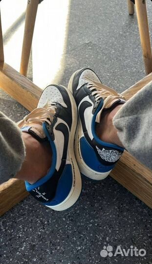 Nike air jordan 1 travis scott