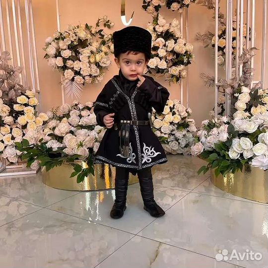 Форма Черкесска костюм