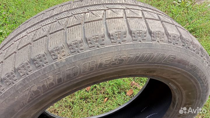 Bridgestone Blizzak Revo GZ 215/60 R17