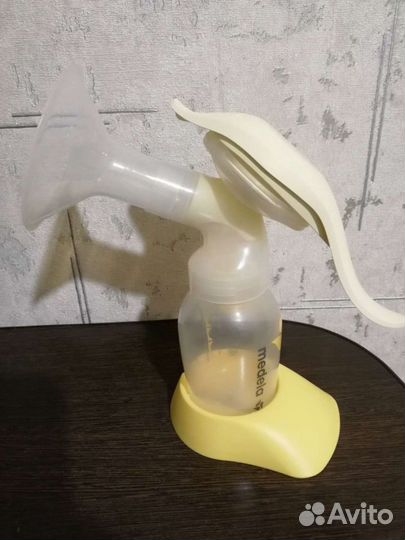 Молокоотсос medela ручной