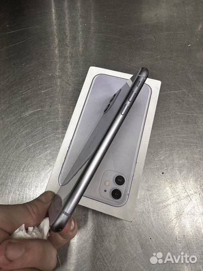 iPhone 11, 64 ГБ
