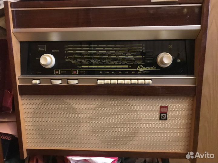 Винтажный приемник и проигрыватель Rigonda