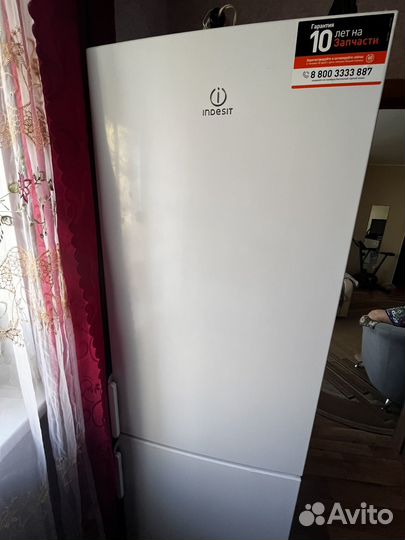 Холодильник новый Indesit
