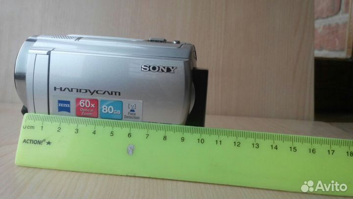 Продаю видеокамеру sony