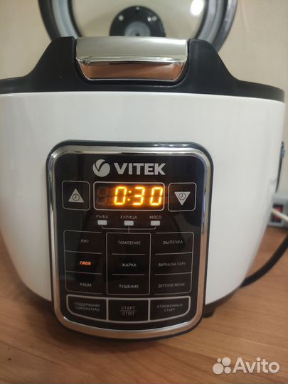 Мультиварка vitek. Новая