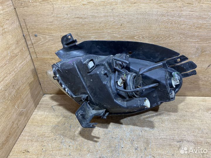 Фара передняя правая Citroen Xsara Picasso 142152