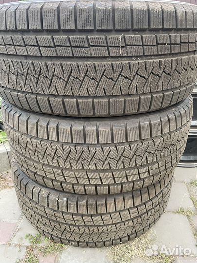 Triangle Snowlink TWT02 255/45 R20 105V