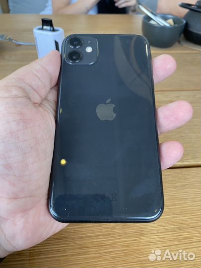 iPhone 11, 64 ГБ