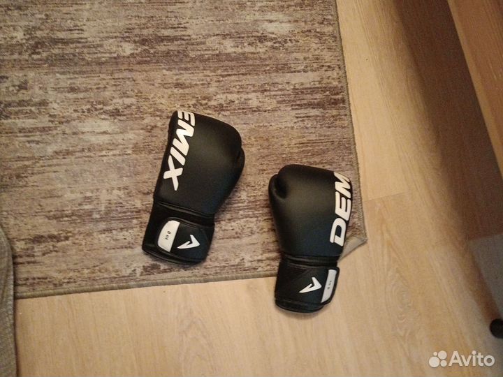 Боксерские перчатки 8 oz