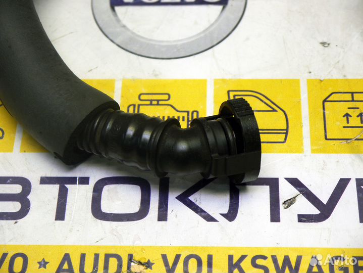 Патрубок вентиляции картера Фольксваген Пассат Б6