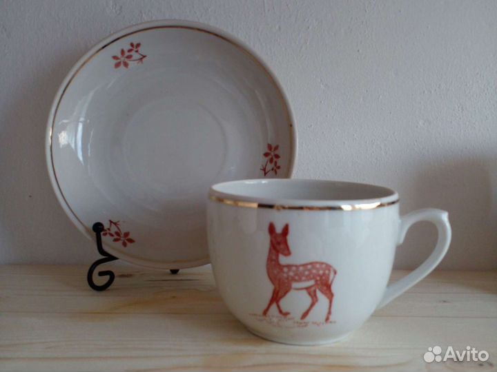 Тарелки салатник молочник чашки разные