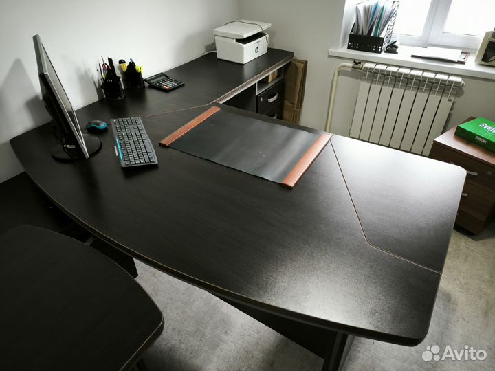 Стол руководителя с брифингом бу