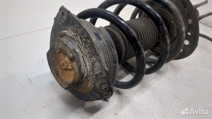 Амортизатор подвески Nissan Leaf 2017, 2020