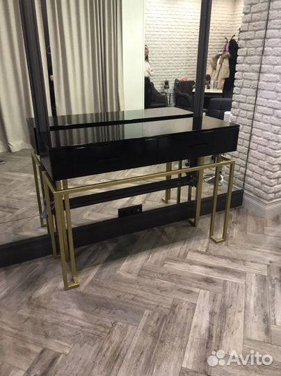 Консоль дизайнерская