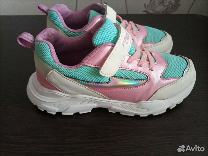 Кроссовки для девочки