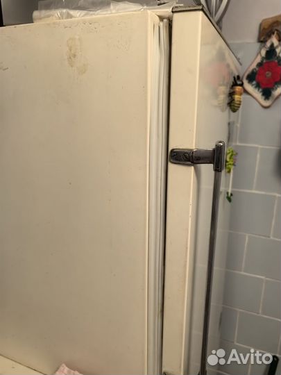 Холодильник бу ЗИЛ