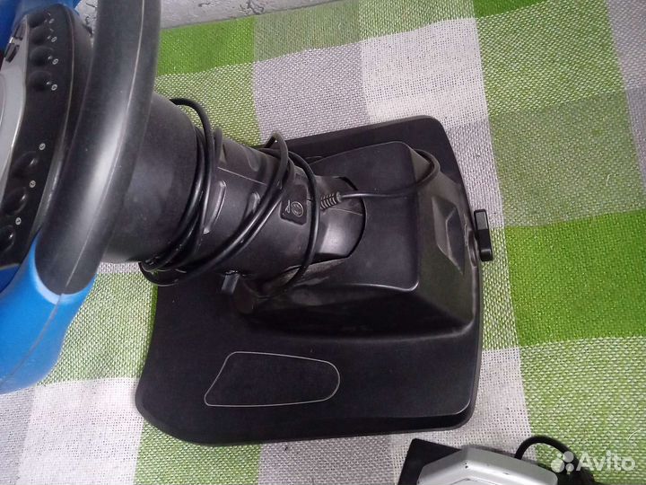 Игровой руль с педалями