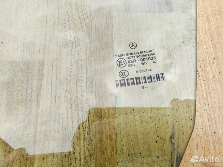 Стекло передней двери Mercedes W211