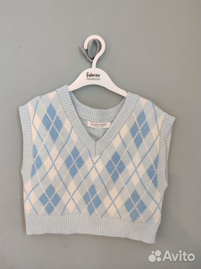 Жилет вязаный