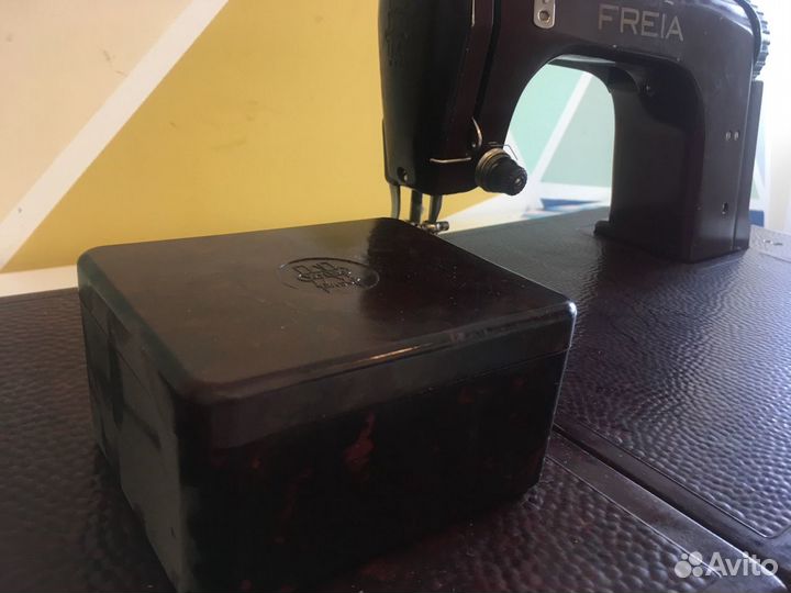 Швейная машинка Freia гдр 50-60х годов