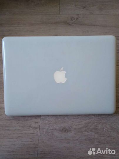 Apple MacBook mid 2010