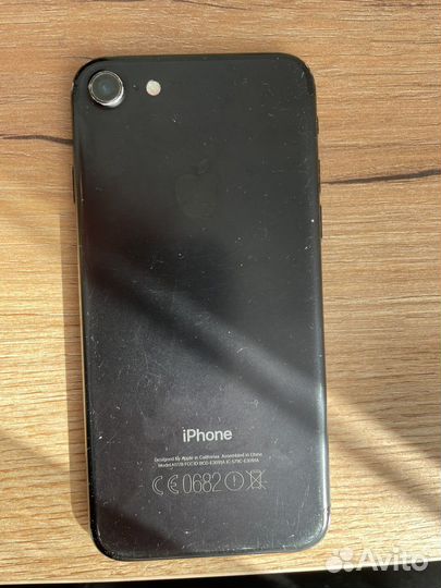 Телефон iPhone 7