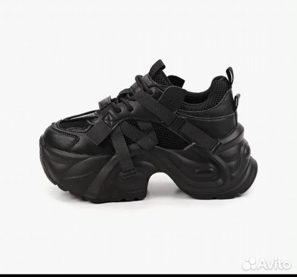 Кроссовки женские