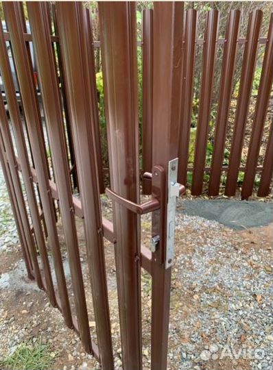 Ворота с калиткой распашные