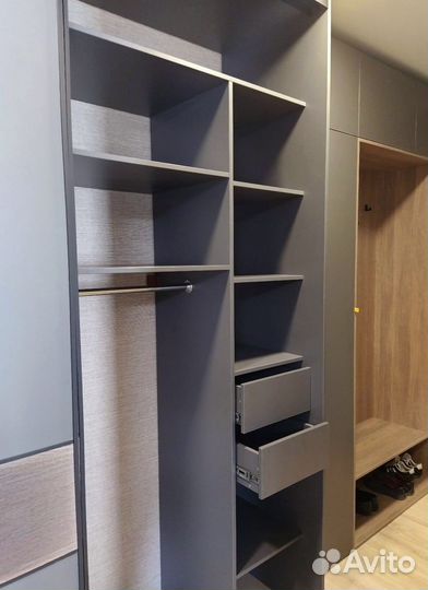 Гардеробный шкаф под ключ