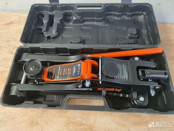 Домкрат Подкатной 2.5 Тоны