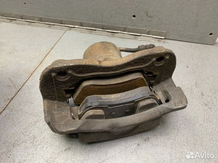 Суппорт передний правый Hyundai Solaris GI 1.4