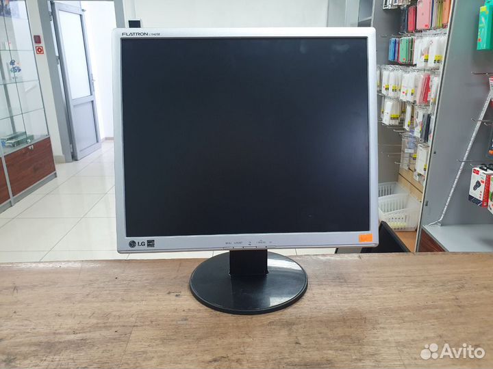 ЖК монитор 17